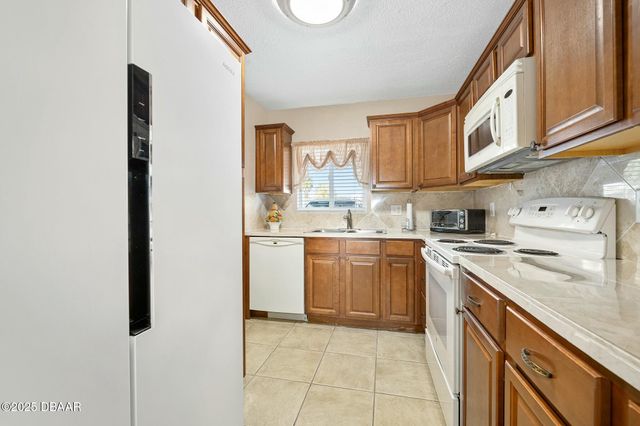 2711 N Halifax Ave Apt 184, Daytona Beach, FL 32118