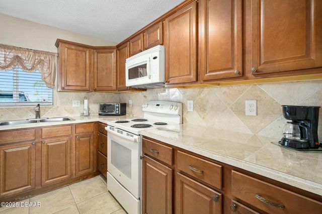 2711 N Halifax Ave Apt 184, Daytona Beach, FL 32118