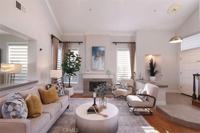 925 Calle Del Pacifico, Glendale, CA 91208