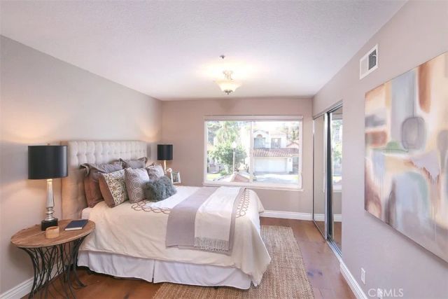 925 Calle Del Pacifico, Glendale, CA 91208