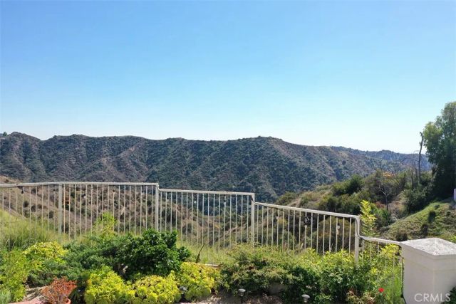 925 Calle Del Pacifico, Glendale, CA 91208