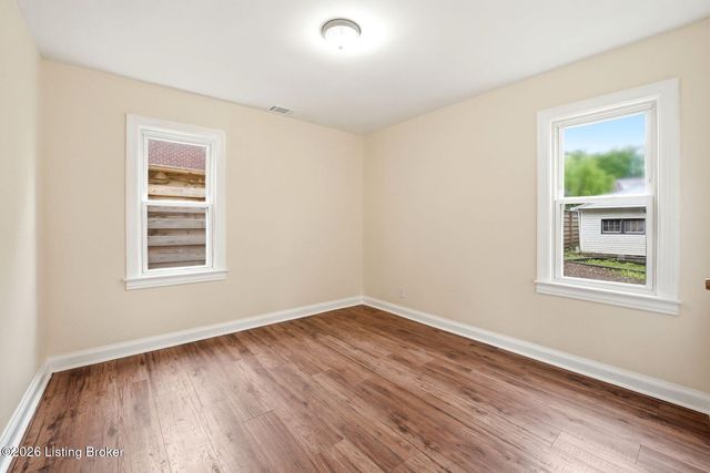 1059 Dixon Ave, Louisville, KY 40217