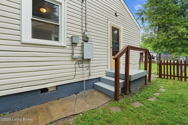 1059 Dixon Ave, Louisville, KY 40217