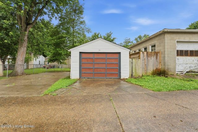 1059 Dixon Ave, Louisville, KY 40217
