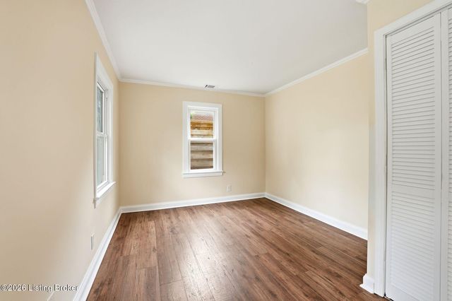 1059 Dixon Ave, Louisville, KY 40217