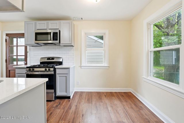 1059 Dixon Ave, Louisville, KY 40217