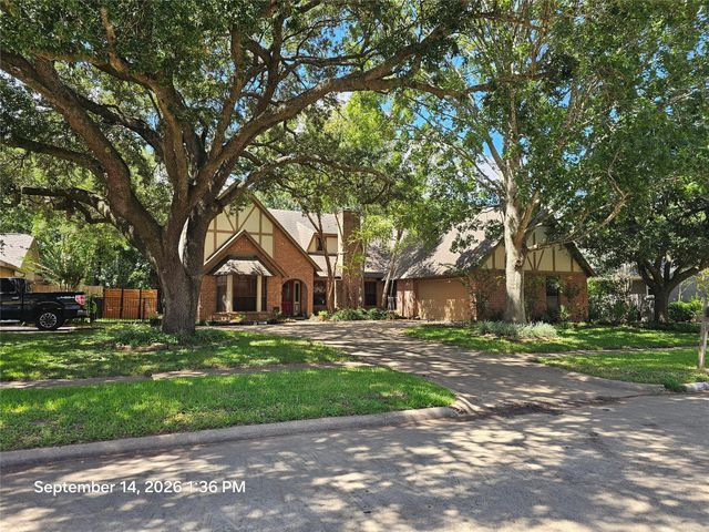 3514 E Creek Club Drive, Missouri City, TX 77459