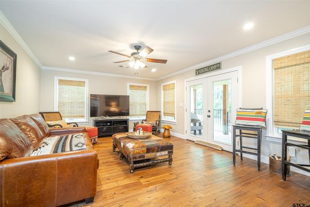 386 Spring Creek Drive, Mount Vernon, TX 75457