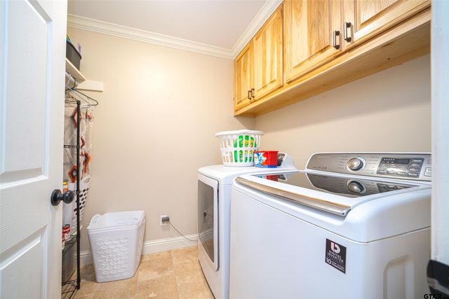 386 Spring Creek Drive, Mount Vernon, TX 75457