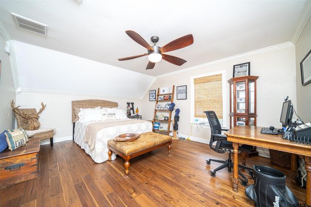 386 Spring Creek Drive, Mount Vernon, TX 75457