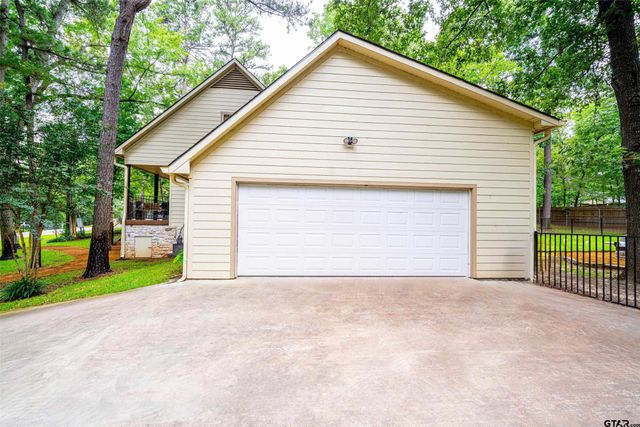 386 Spring Creek Drive, Mount Vernon, TX 75457