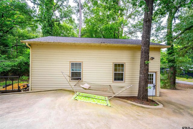 386 Spring Creek Drive, Mount Vernon, TX 75457