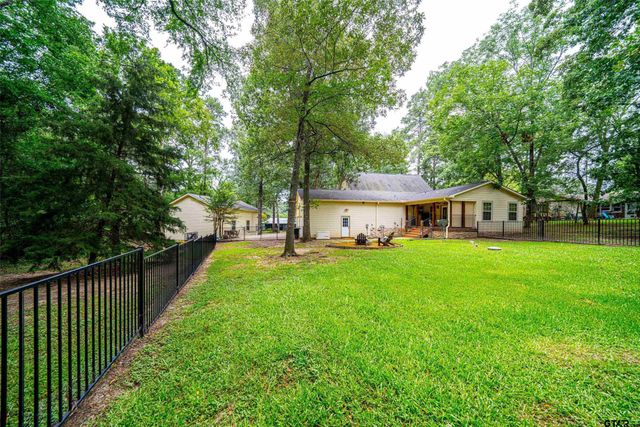 386 Spring Creek Drive, Mount Vernon, TX 75457