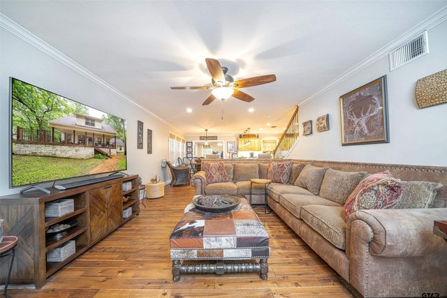 386 Spring Creek Drive, Mount Vernon, TX 75457