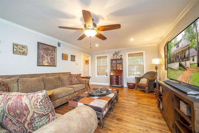 386 Spring Creek Drive, Mount Vernon, TX 75457