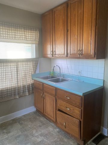 126 S Thornwood Avenue, Davenport, IA 52802