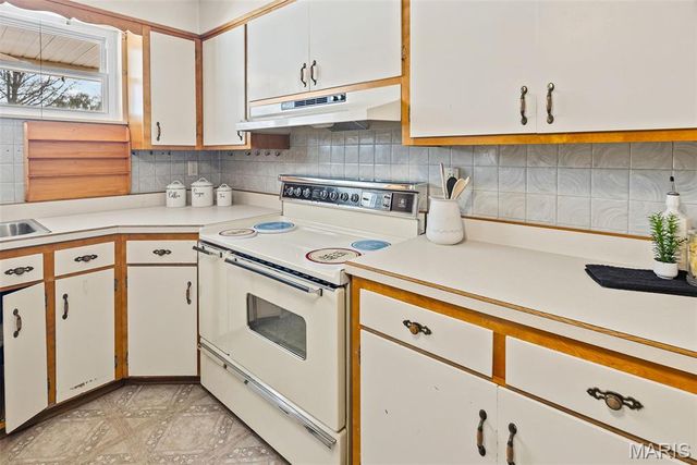 214 W 4th Street, Hartford, IL 62048