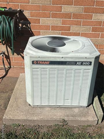 214 W 4th Street, Hartford, IL 62048