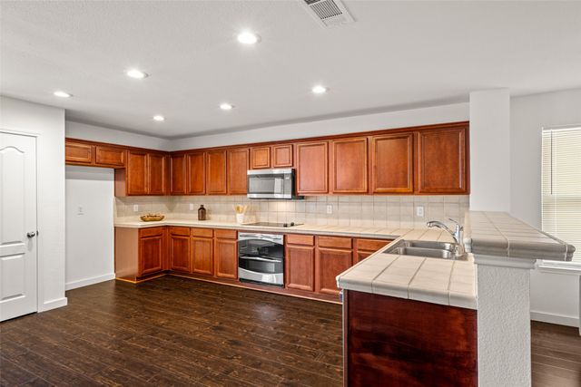 5311 Freestone Drive, Grand Prairie, TX 75052