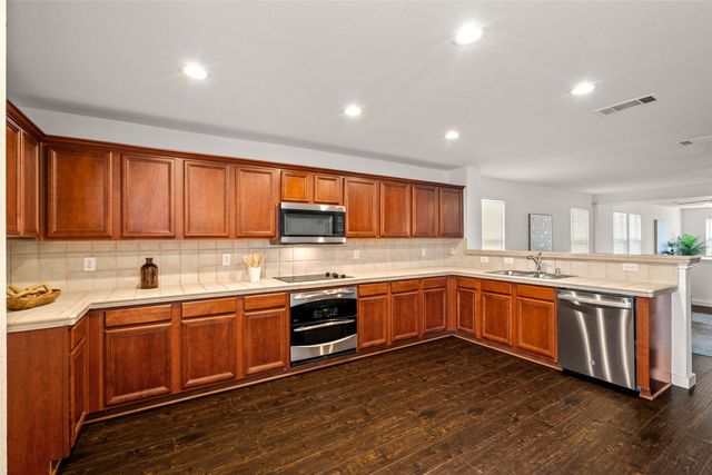 5311 Freestone Drive, Grand Prairie, TX 75052