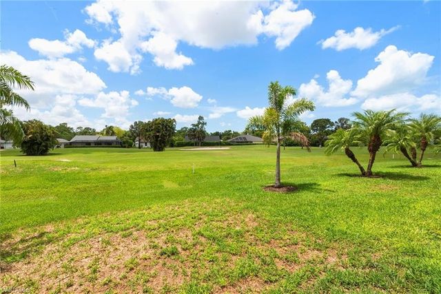1055 Forest Lakes DR D114, Naples, FL 34105