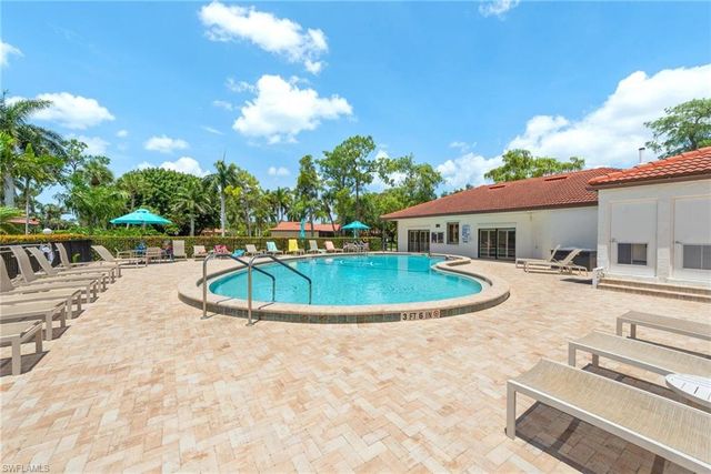 1055 Forest Lakes DR D114, Naples, FL 34105