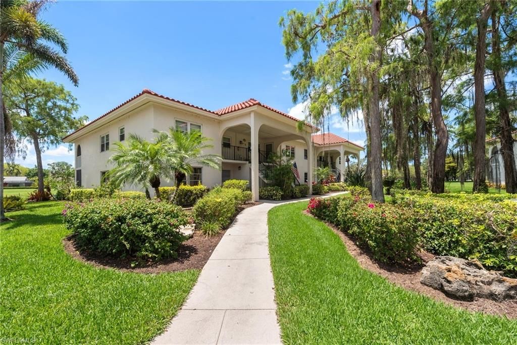 1055 Forest Lakes DR D114, Naples, FL 34105