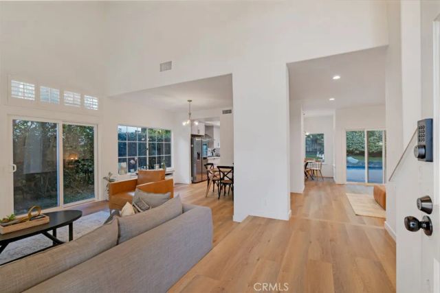 5038 Durant Court, Oak Park, CA 91377