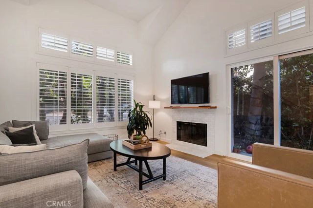 5038 Durant Court, Oak Park, CA 91377