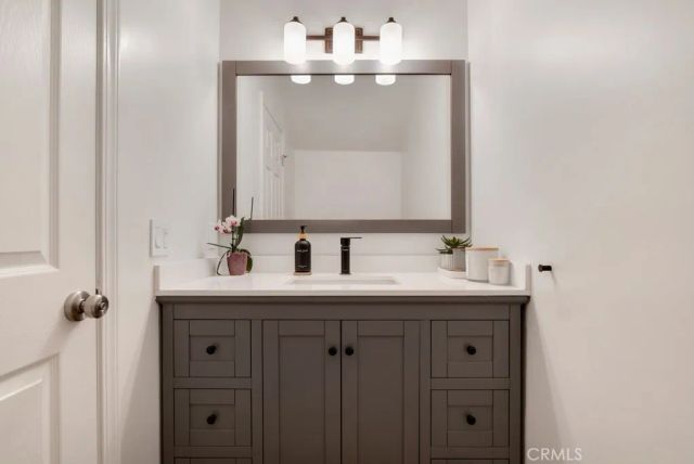 5038 Durant Court, Oak Park, CA 91377