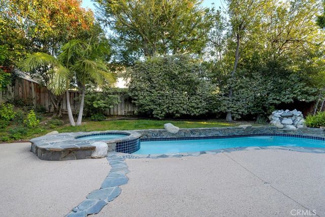 5038 Durant Court, Oak Park, CA 91377