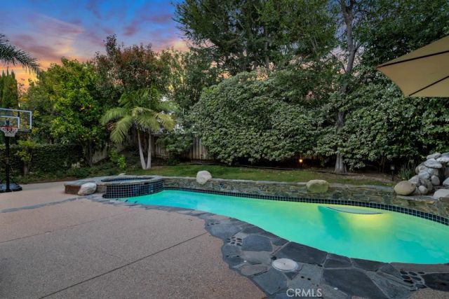 5038 Durant Court, Oak Park, CA 91377