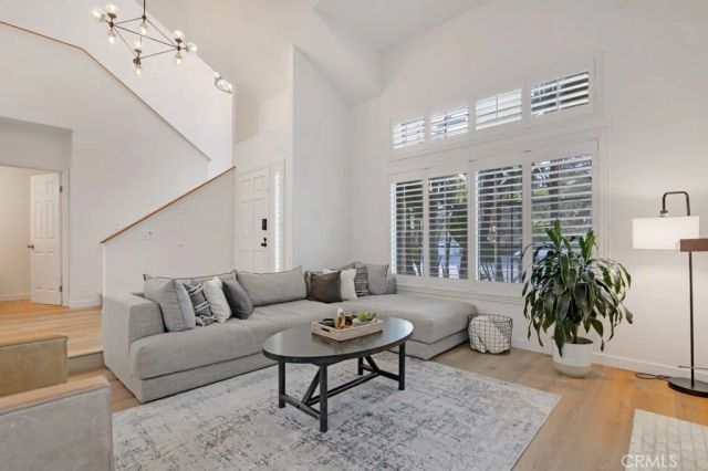 5038 Durant Court, Oak Park, CA 91377