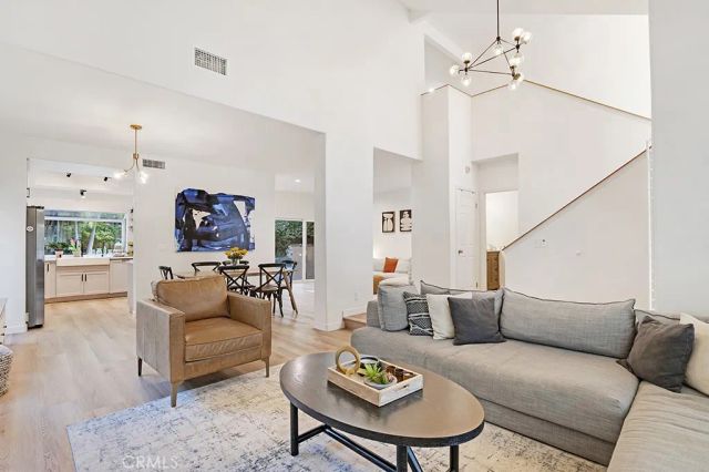 5038 Durant Court, Oak Park, CA 91377