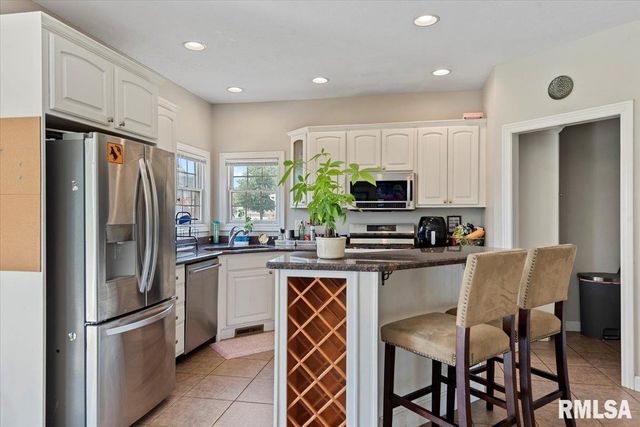 1600 E SPRUCE Street, Chatham, IL 62629