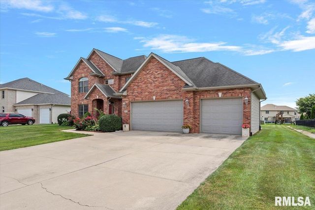 1600 E SPRUCE Street, Chatham, IL 62629