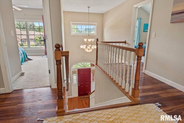 1600 E SPRUCE Street, Chatham, IL 62629