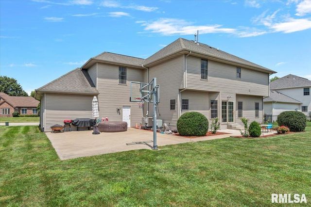 1600 E SPRUCE Street, Chatham, IL 62629
