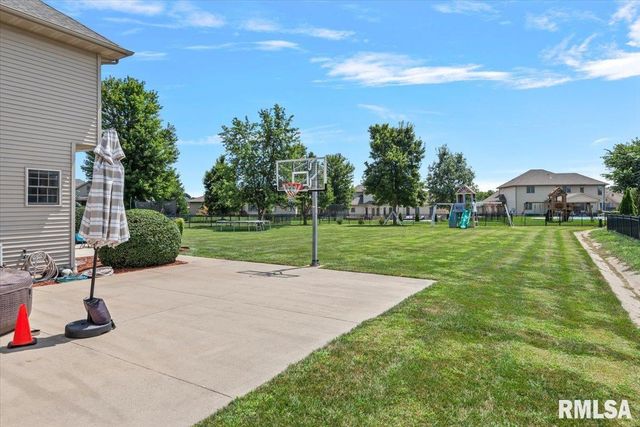 1600 E SPRUCE Street, Chatham, IL 62629