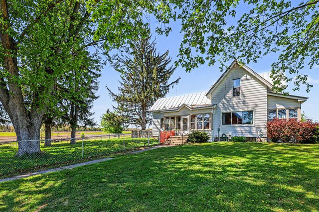 3304 S Greenville Road, Montcalm Twp, MI 48838