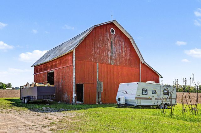 3304 S Greenville Road, Montcalm Twp, MI 48838