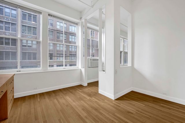 727 S Dearborn Street 311, Chicago, IL 60605
