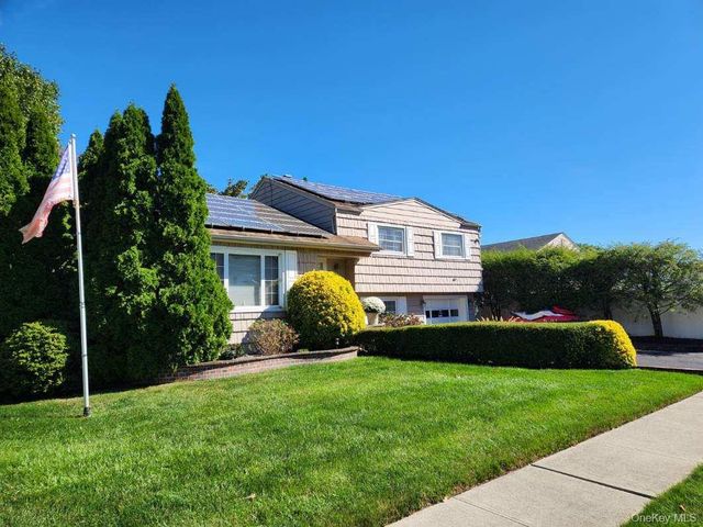 34 Glenbrook Road, Hicksville, NY 11801