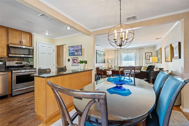 34 Glenbrook Road, Hicksville, NY 11801