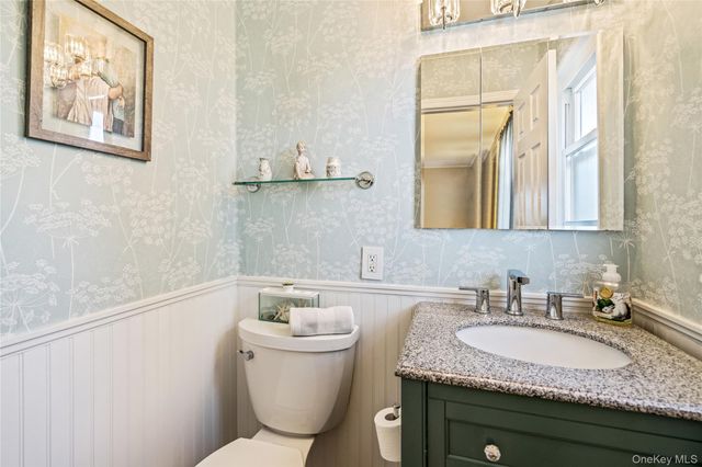 34 Glenbrook Road, Hicksville, NY 11801