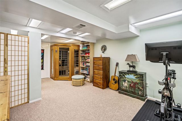 34 Glenbrook Road, Hicksville, NY 11801