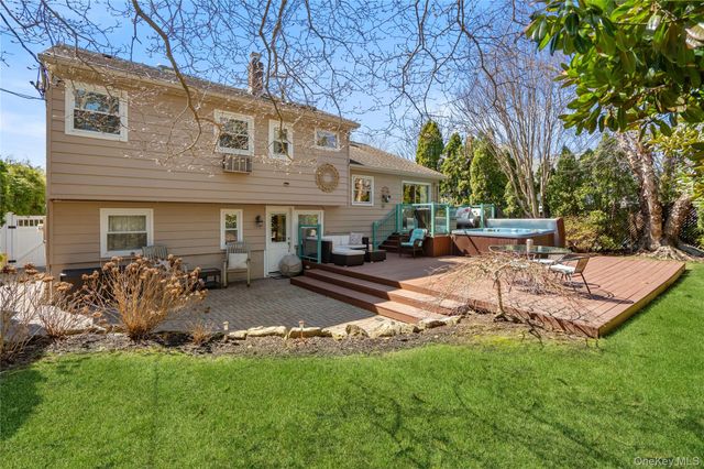 34 Glenbrook Road, Hicksville, NY 11801