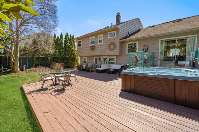 34 Glenbrook Road, Hicksville, NY 11801