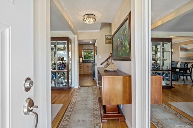 34 Glenbrook Road, Hicksville, NY 11801