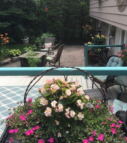 34 Glenbrook Road, Hicksville, NY 11801